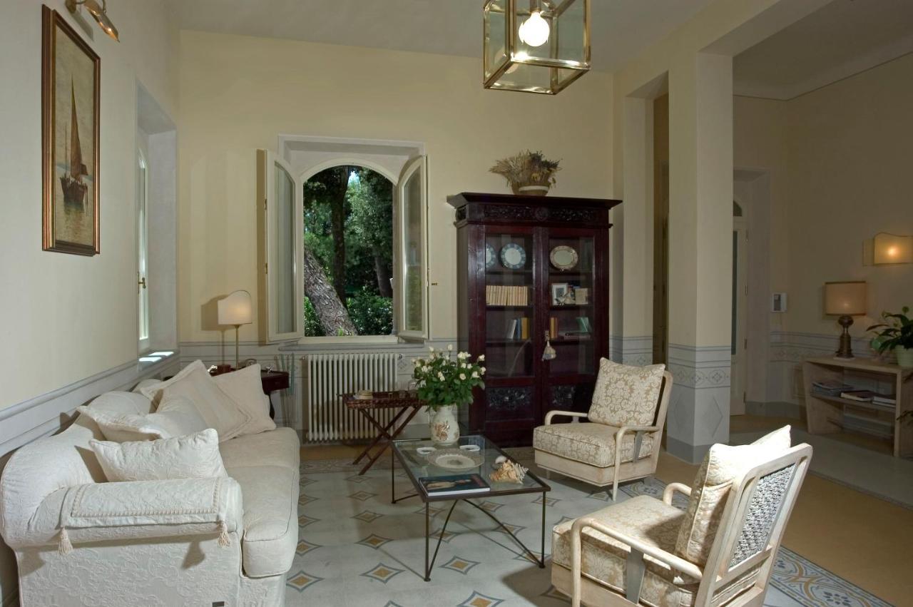 Villa Signori Марина-ді-П'єтразанта Екстер'єр фото